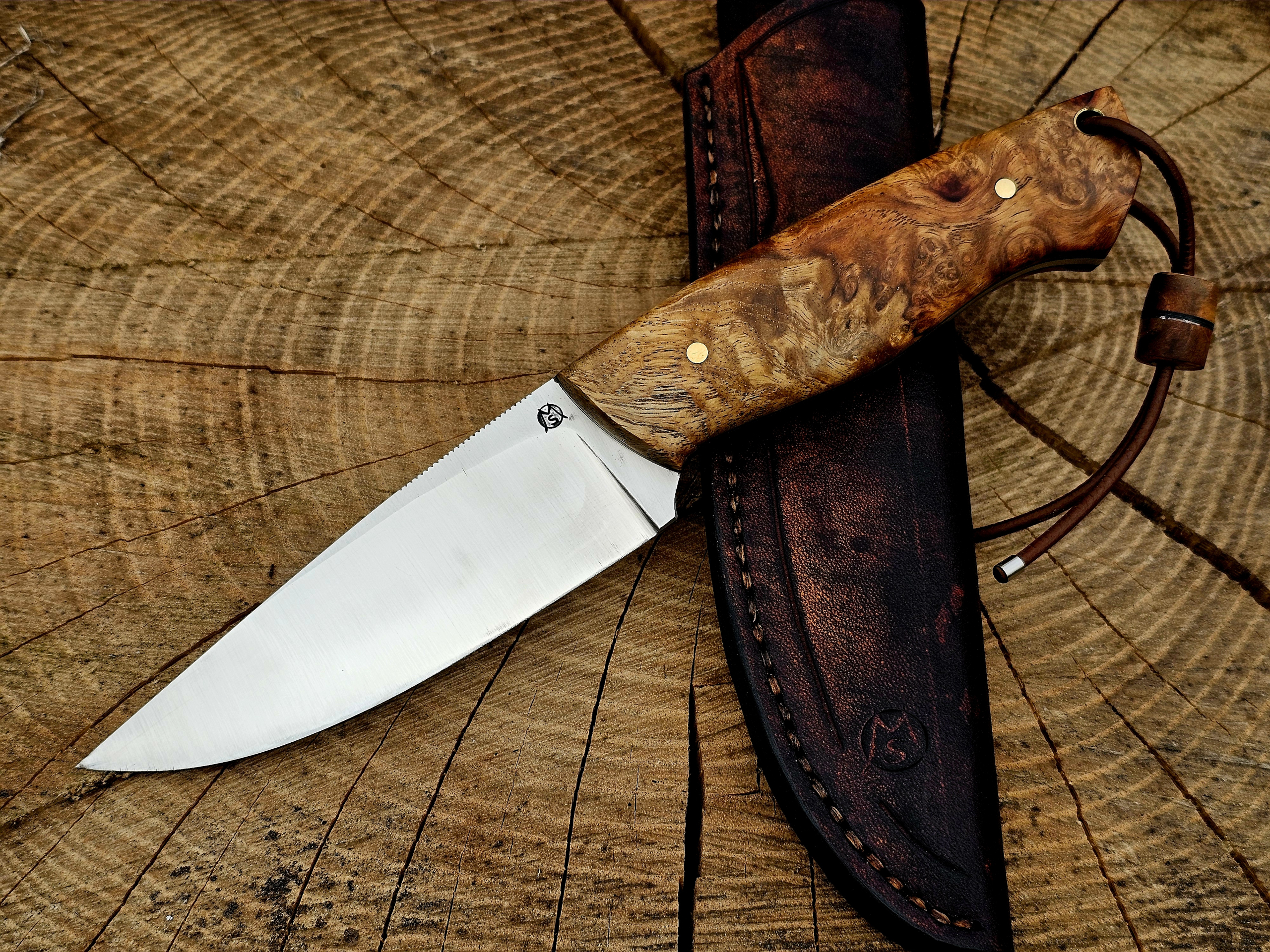 Handgenähte Lederscheide aus Leder für Jagdmesser Detailaufnahme