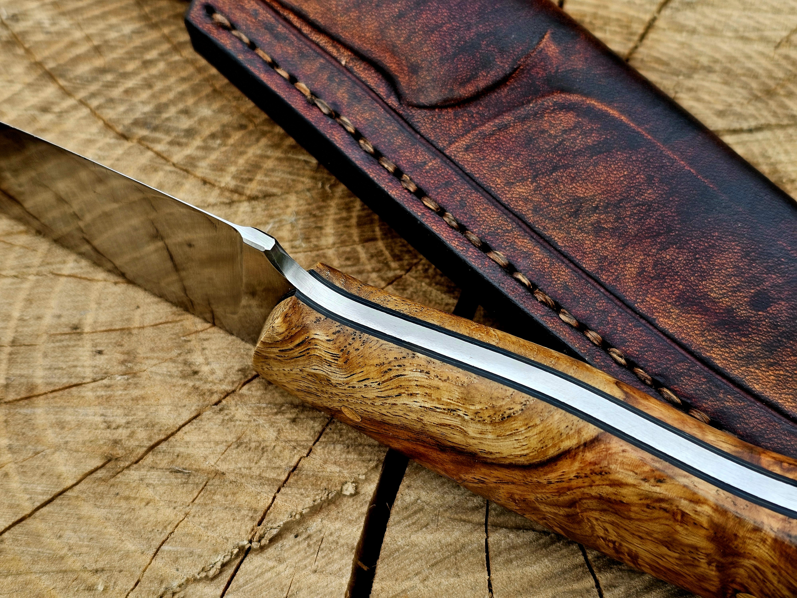 Detailaufnahme Liner, Stahl und Griffschalen des handgefertigten Jagdmessers