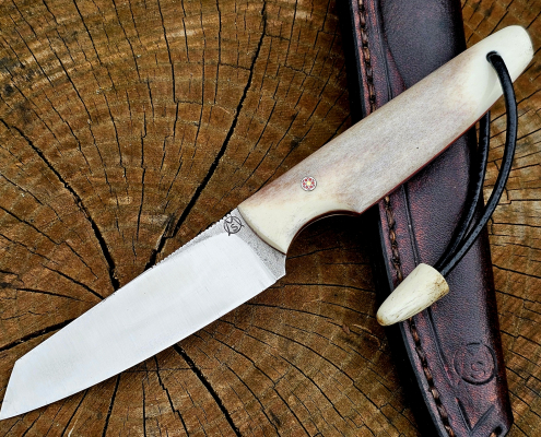 Boreas Messer aus 1.2565 Stahl mit Rentierhor und brauner Lederscheide