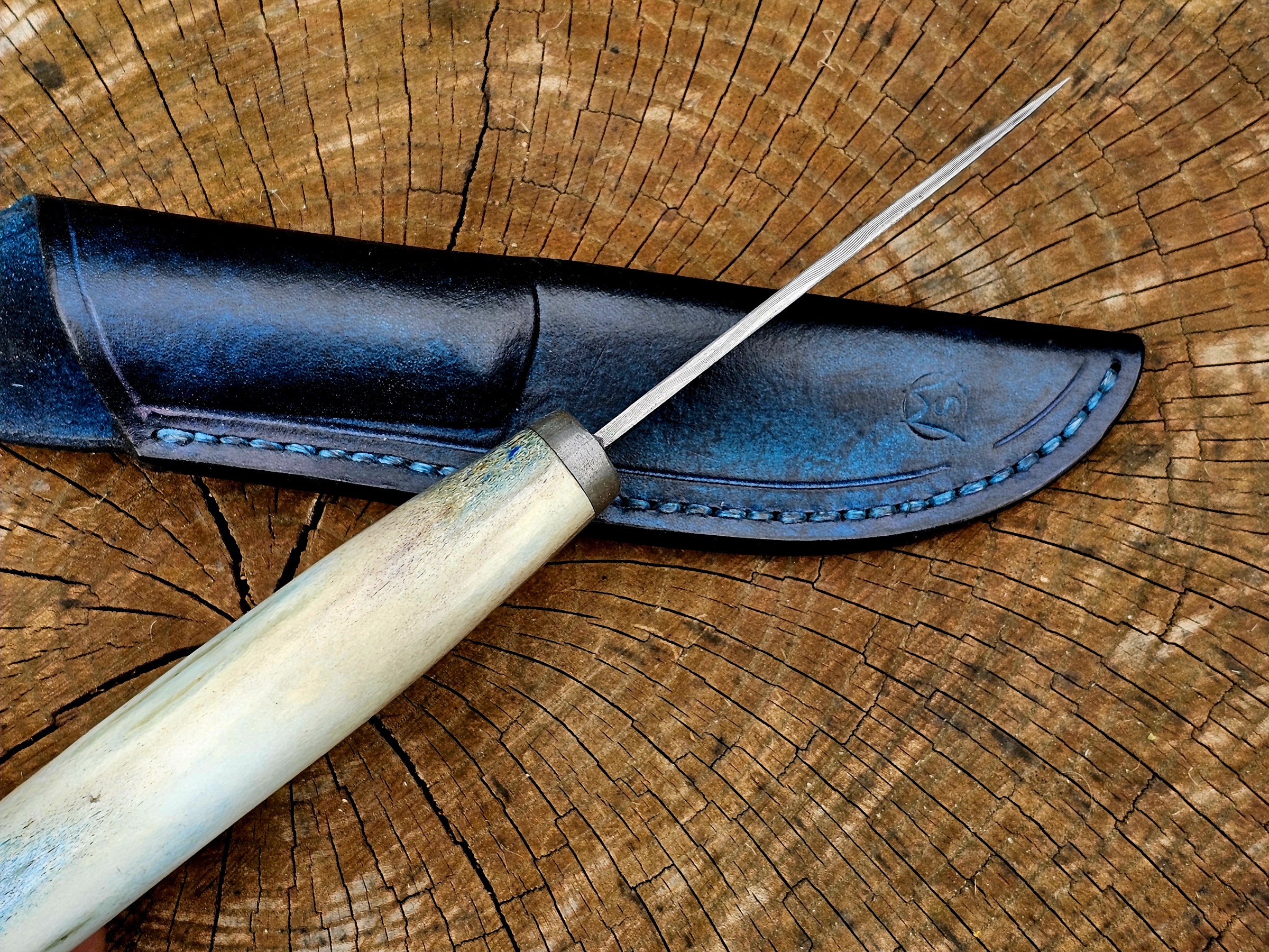 Draufsicht Panah - Jagdmesser Klingerücken und Griff