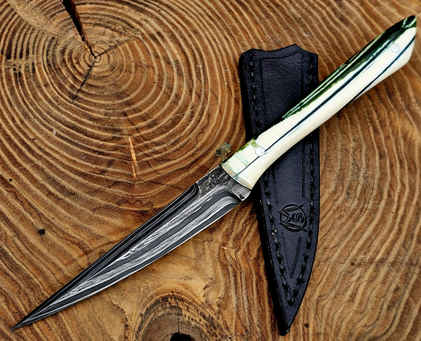 Spike Damastmesser Wolframstahl Spike Jagdmesser aus eigenem Damast mit Wolframstahl 1.2519 und schwarzer Lederscheide