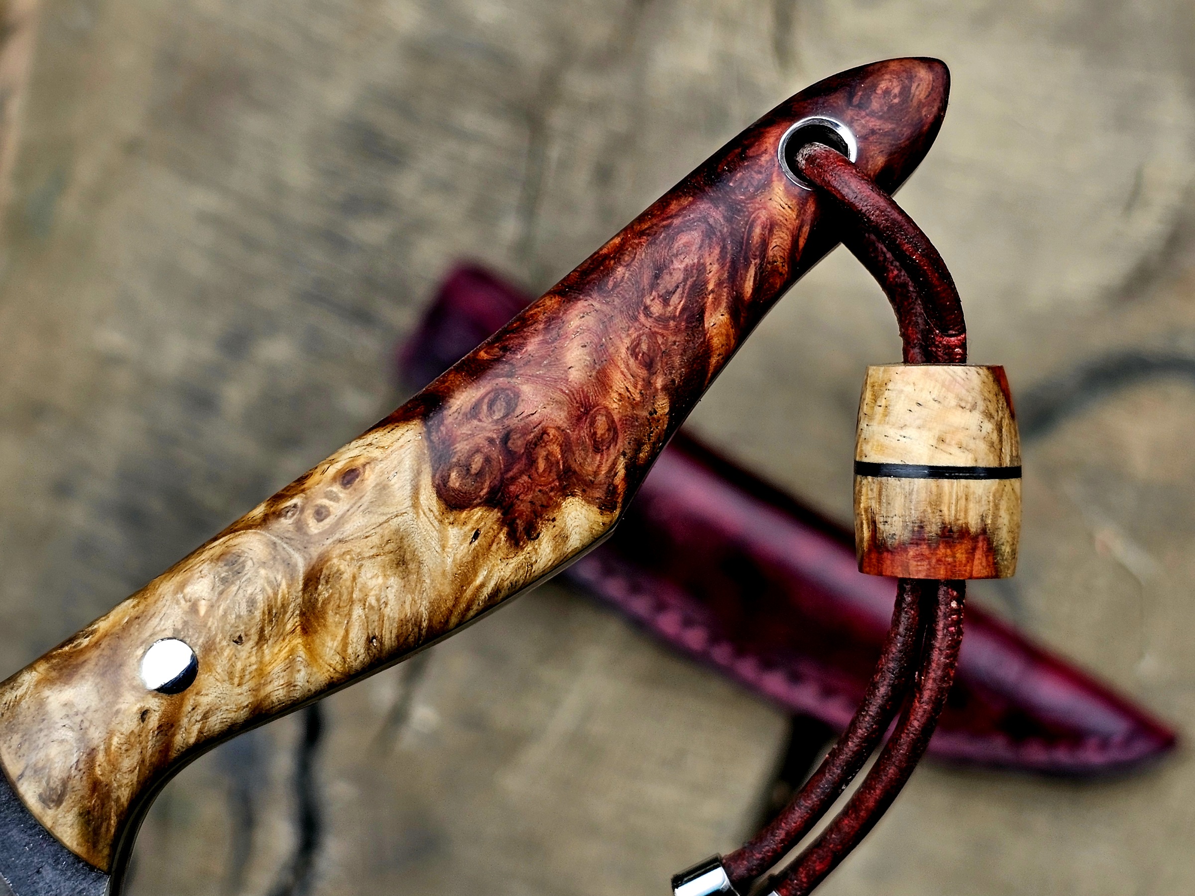 Griffdetail des handgefertigten Pika EDC Messers